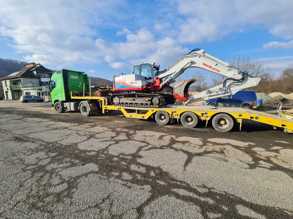Camion plate-forme de Deva, RO à Roumanie